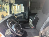 ZELJ895_2976003 vehicle image