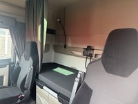ZELJ895_2976003 vehicle image