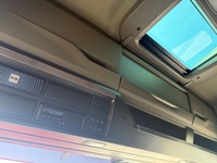 ZELJ895_2976003 vehicle image
