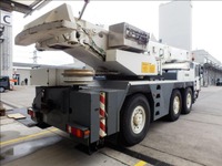 ZIAL184_2819608 vehicle image