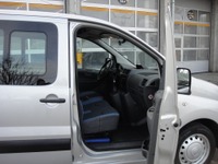 AAGB10694_2847143 vehicle image