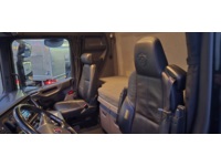 THOM6454_2765539 vehicle image