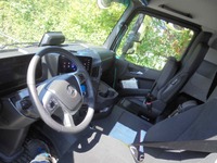 DTCH10536_2848454 vehicle image