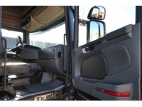 DOLD2821_2716685 vehicle image