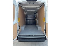 STUD177_2959034 vehicle image