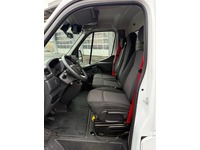 THOM6454_2770622 vehicle image