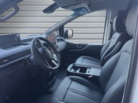 Anne38_2776298 vehicle image