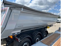 INTG9387_2710610 vehicle image