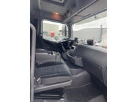 0102026 vehicle image