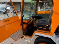 PREI272_2756043 vehicle image