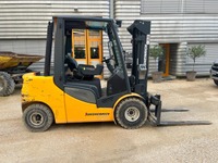 MERC9702_2683820 vehicle image