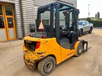 MERC9702_2683820 vehicle image