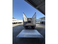 GREA182_2928850 vehicle image