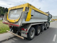 WIND191_2963749 vehicle image