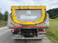 WIND191_2963749 vehicle image