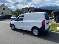 ALTH1974_2707412 vehicle image