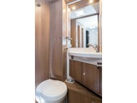 RINA4324_2917395 vehicle image