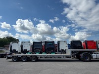 UNIK8334_2964578 vehicle image