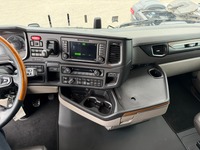 UNIK8334_2865606 vehicle image