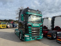 UNIK8334_2865606 vehicle image