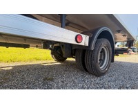 THOM6454_2950409 vehicle image