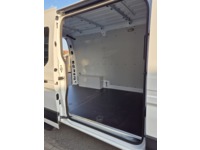 THOM6454_2693270 vehicle image