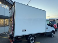 STUD177_2877515 vehicle image