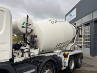 AGRO3463_2757467 vehicle image