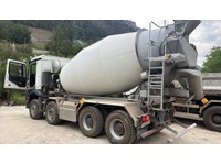 TOLA8240_2953143 vehicle image