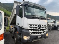 TOLA8240_2953143 vehicle image