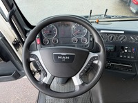 UNIK8334_2870338 vehicle image