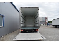 TOC1273_2940405 vehicle image