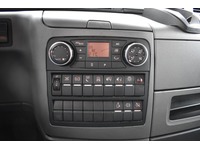 TOC1273_2940405 vehicle image