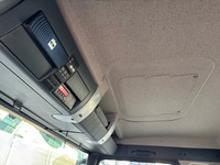 MAN126_2739239 vehicle image