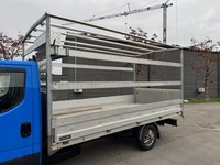 STUD177_2641327 vehicle image