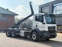 TMR8055_2868621 vehicle image