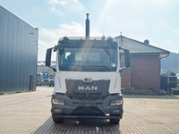 TMR8055_2868621 vehicle image