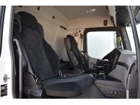 TOC1273_2692673 vehicle image