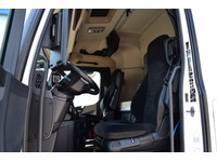 TOC1273_2969985 vehicle image