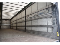 TOC1273_2848681 vehicle image