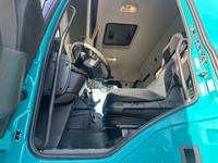 UNIK8334_2754222 vehicle image