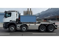 DTCH10536_2848453 vehicle image