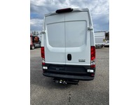 STUD177_3018885 vehicle image
