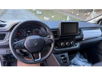 VISA147_2834863 vehicle image