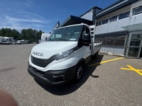 STUD177_2692123 vehicle image