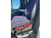 TOMY4226_2911878 vehicle image