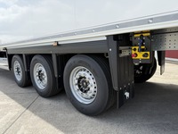 GREA182_2930613 vehicle image