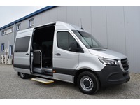 TOC1273_2727367 vehicle image