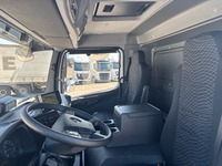 PEMA569_2949780 vehicle image