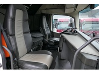 DOLD2821_2830707 vehicle image